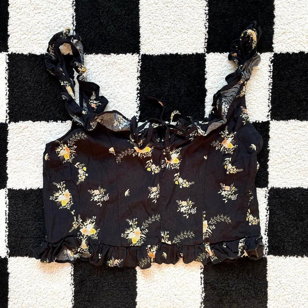 Urban Outfitters Floral Ruffle Crop Tank M